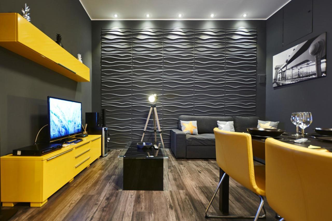 Central Location Yellow-Black Apartment ブダペスト エクステリア 写真