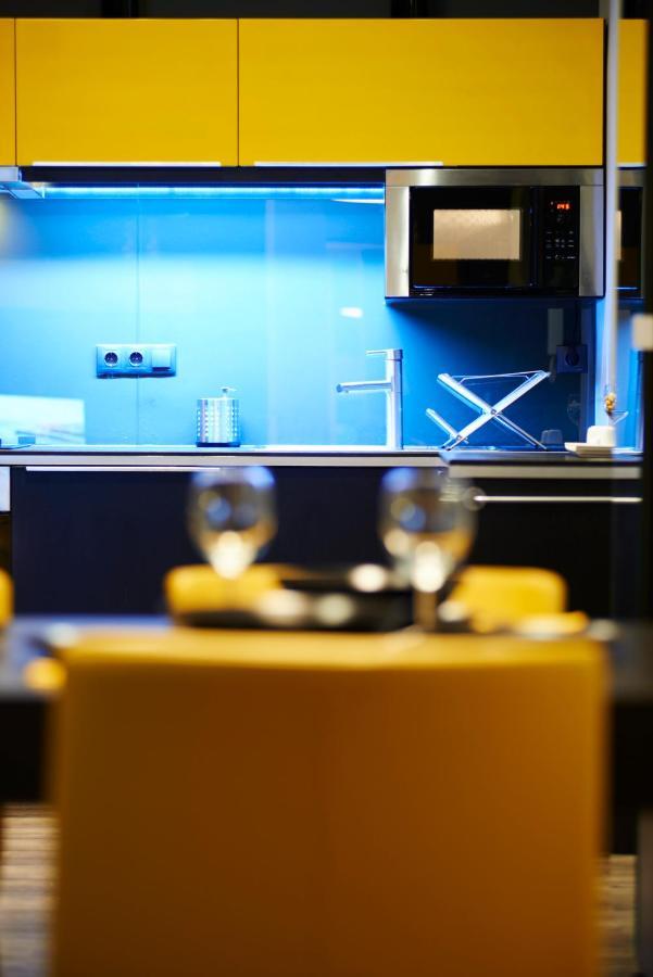 Central Location Yellow-Black Apartment ブダペスト エクステリア 写真