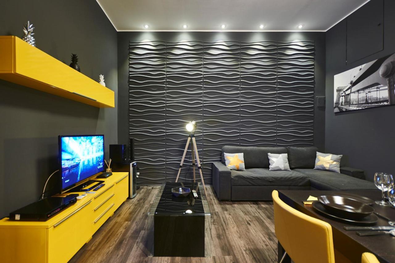 Central Location Yellow-Black Apartment ブダペスト エクステリア 写真